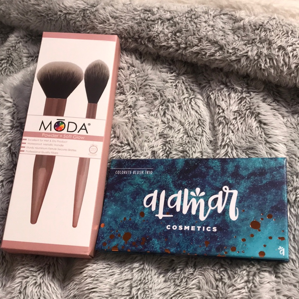 Blush trio and brush set! Bundled together!